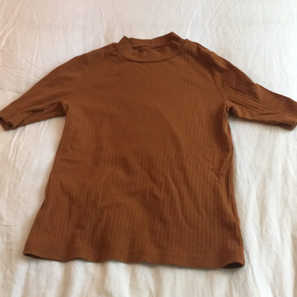 Uniqlo Mock Neck ribbed top